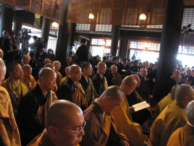 宗派を超えて集う僧侶たち